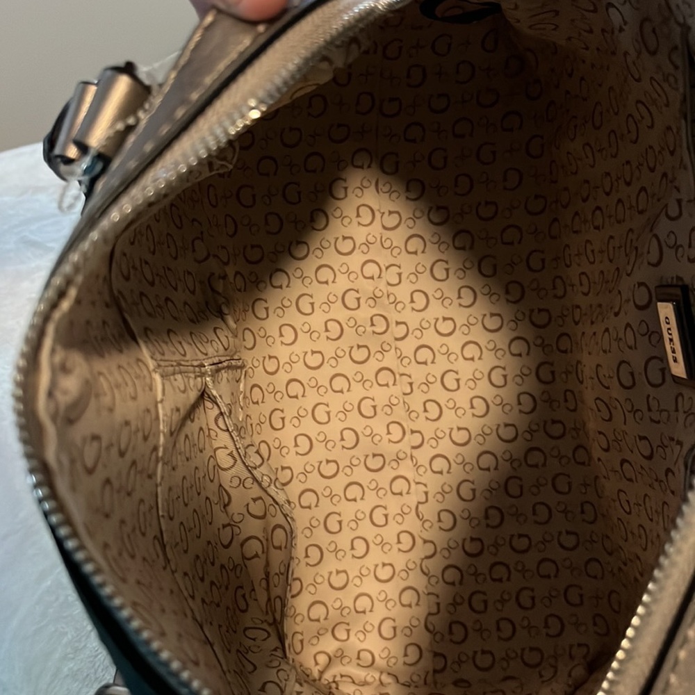Handbag GUESSLos Angeles. - Picture 16 of 16